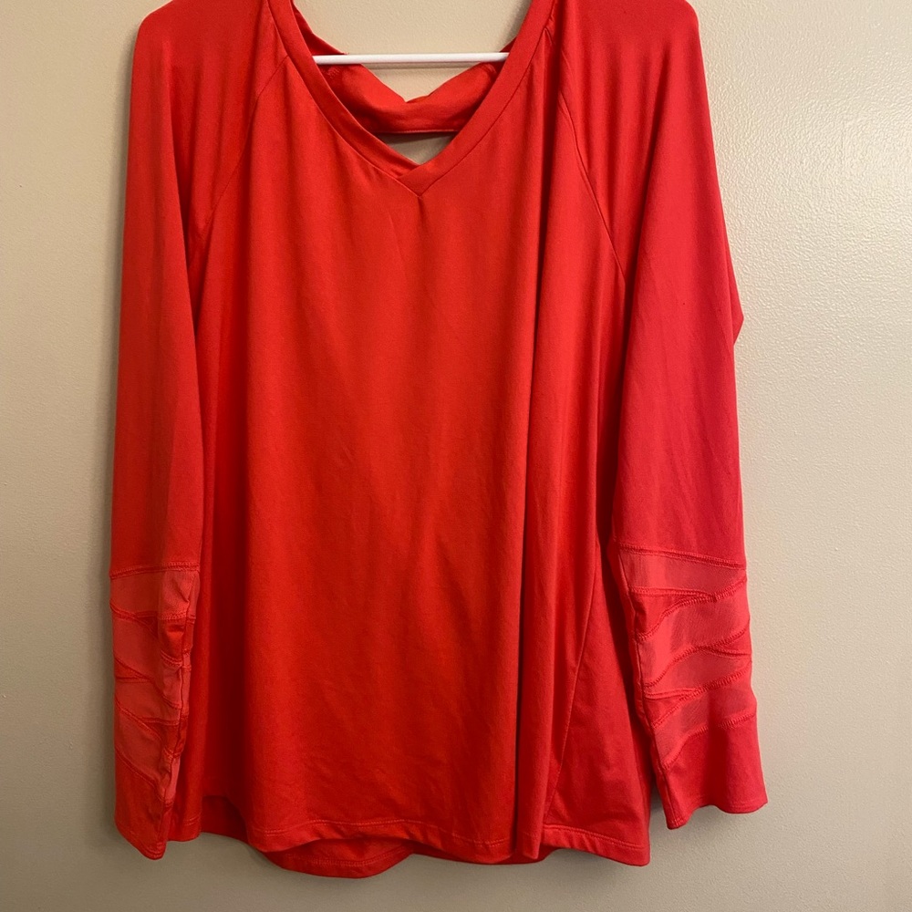 Woman’s plus size activewear lane Bryant workout top coral size 14/16 sporty